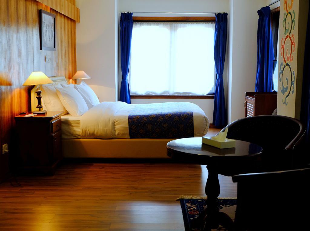 Hotel Norbuling Timpu Kültér fotó