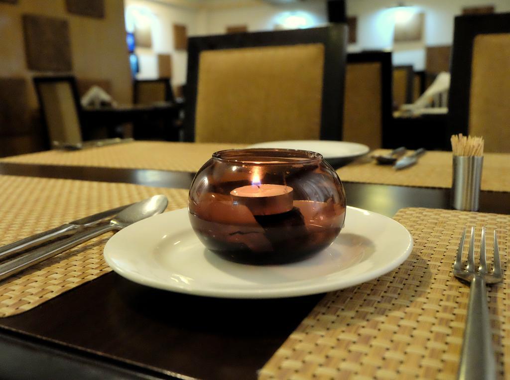 Hotel Norbuling Timpu Kültér fotó