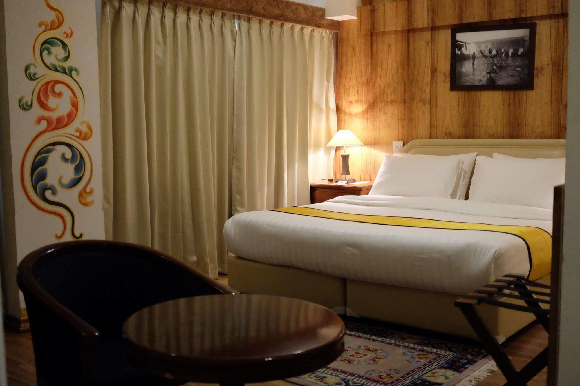 Hotel Norbuling Timpu Kültér fotó